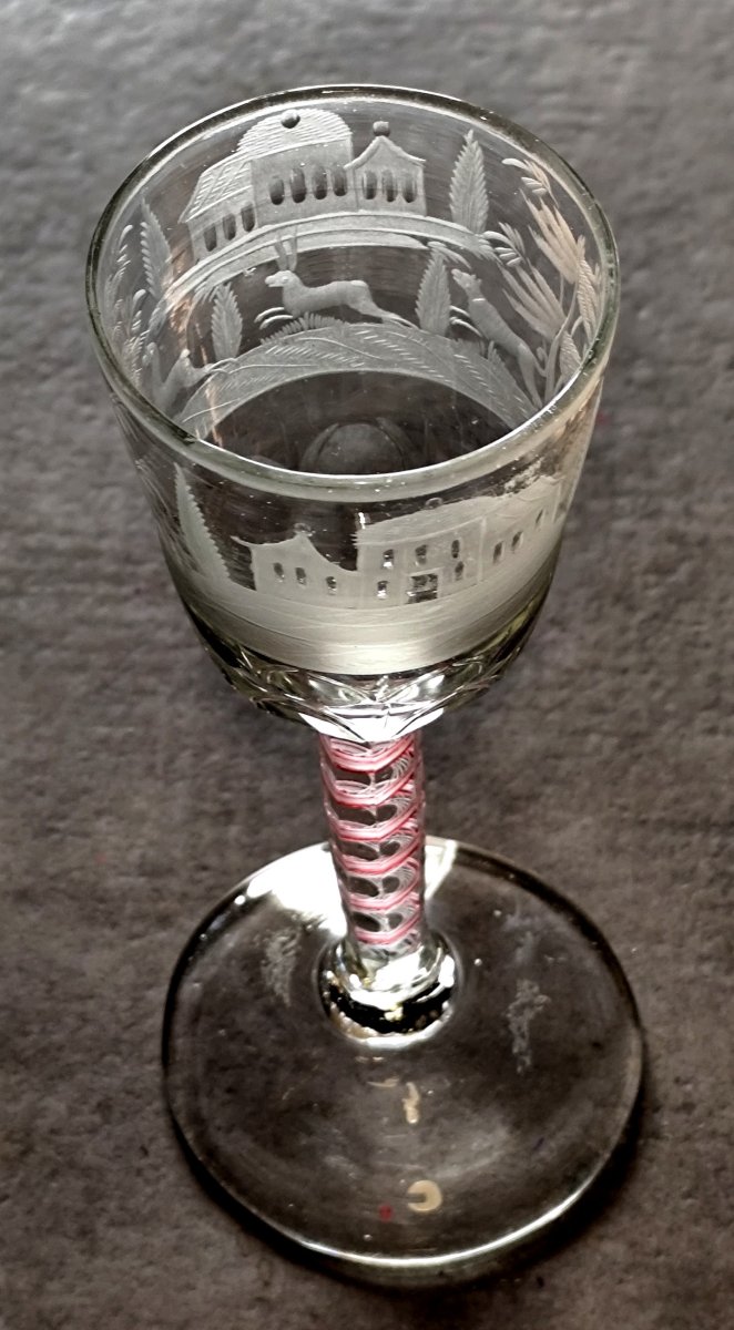 Singulier verre soufflé et gravé de monuments, jambe à latticino polychrome, fin du XVIIIe-photo-3