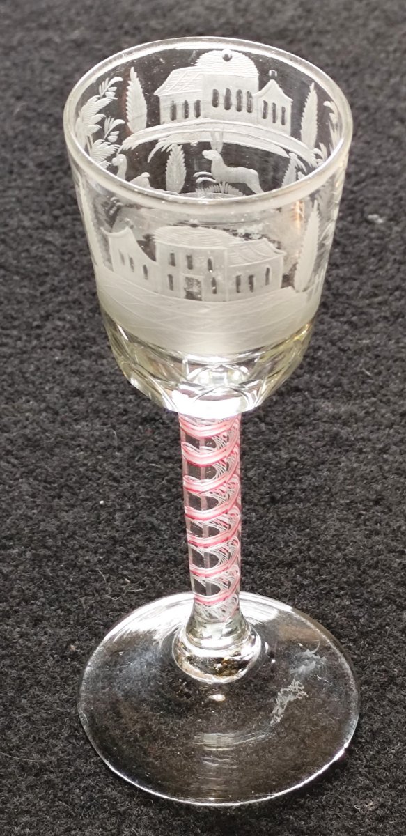 Singulier verre soufflé et gravé de monuments, jambe à latticino polychrome, fin du XVIIIe-photo-3