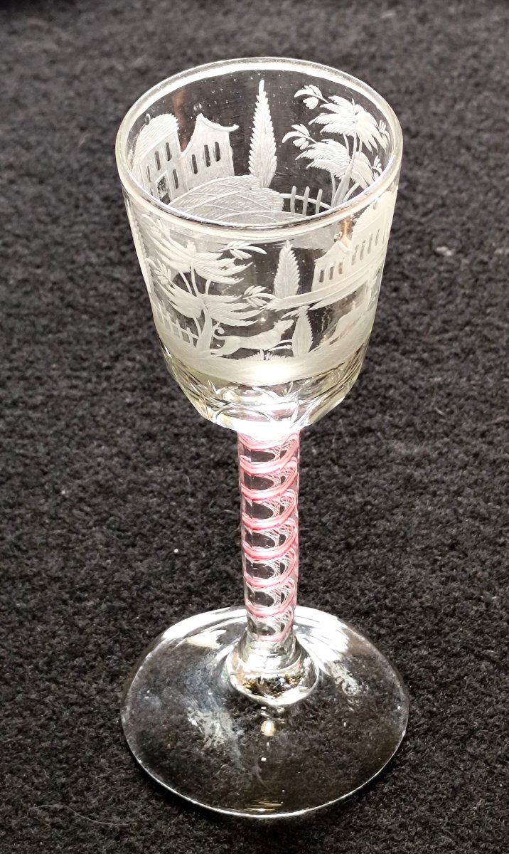 Singulier verre soufflé et gravé de monuments, jambe à latticino polychrome, fin du XVIIIe