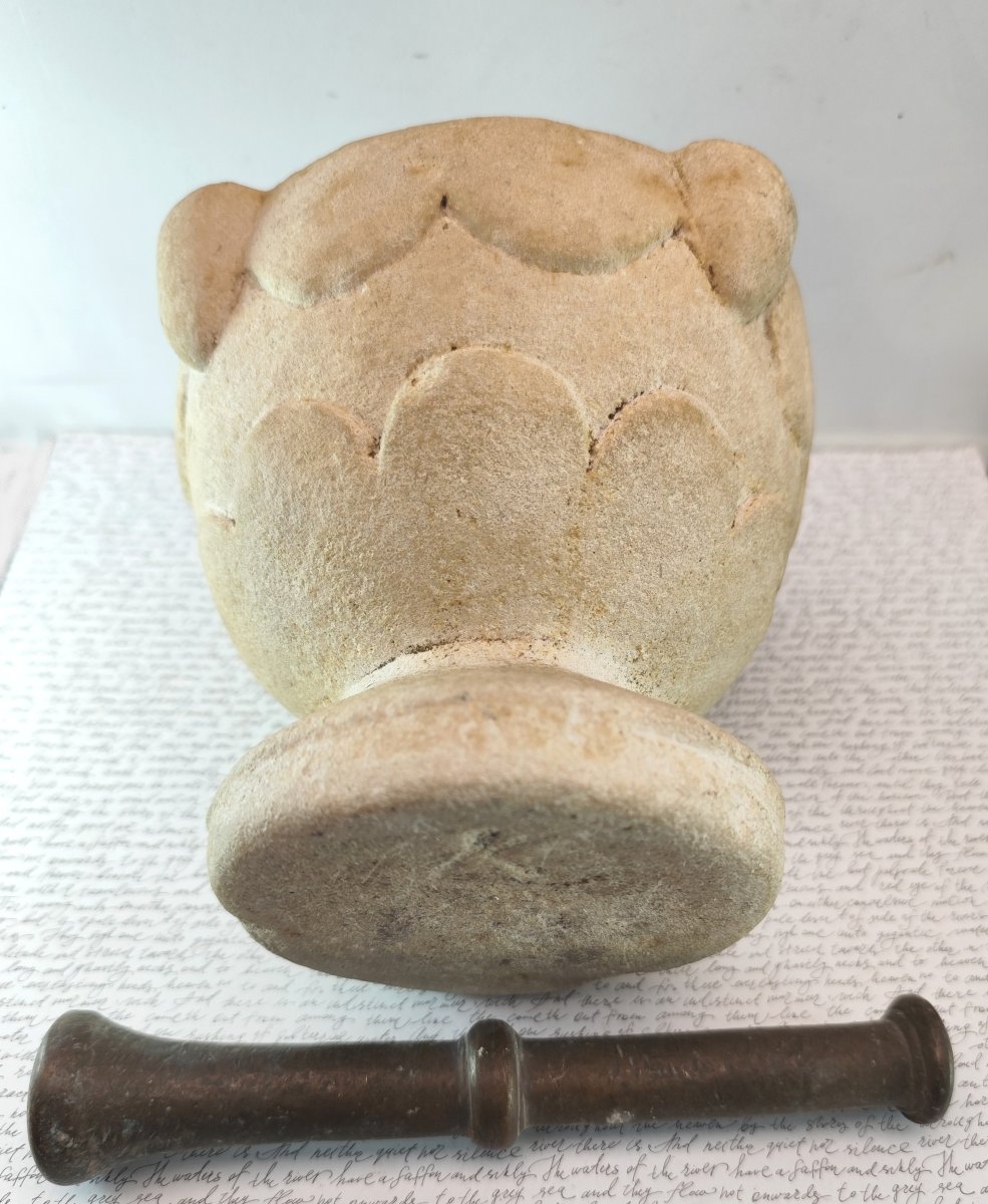 Fine Carved Limestone Mortar, 18th Or 19th-century French Art Populaire -photo-1