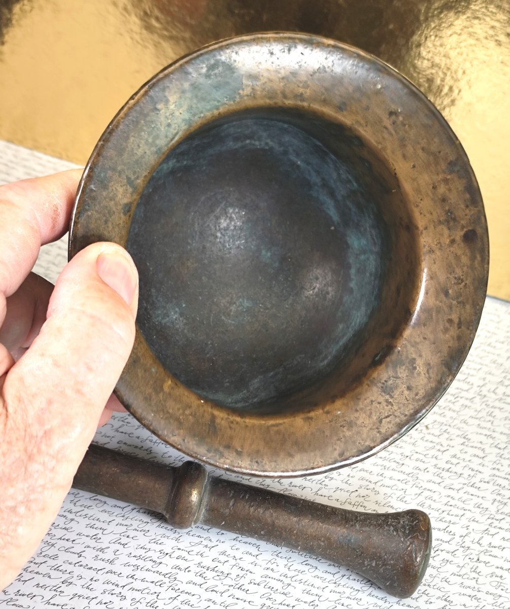 Mortier Gothique Bronze au beau décor, époque des Rois Catholiques-photo-2