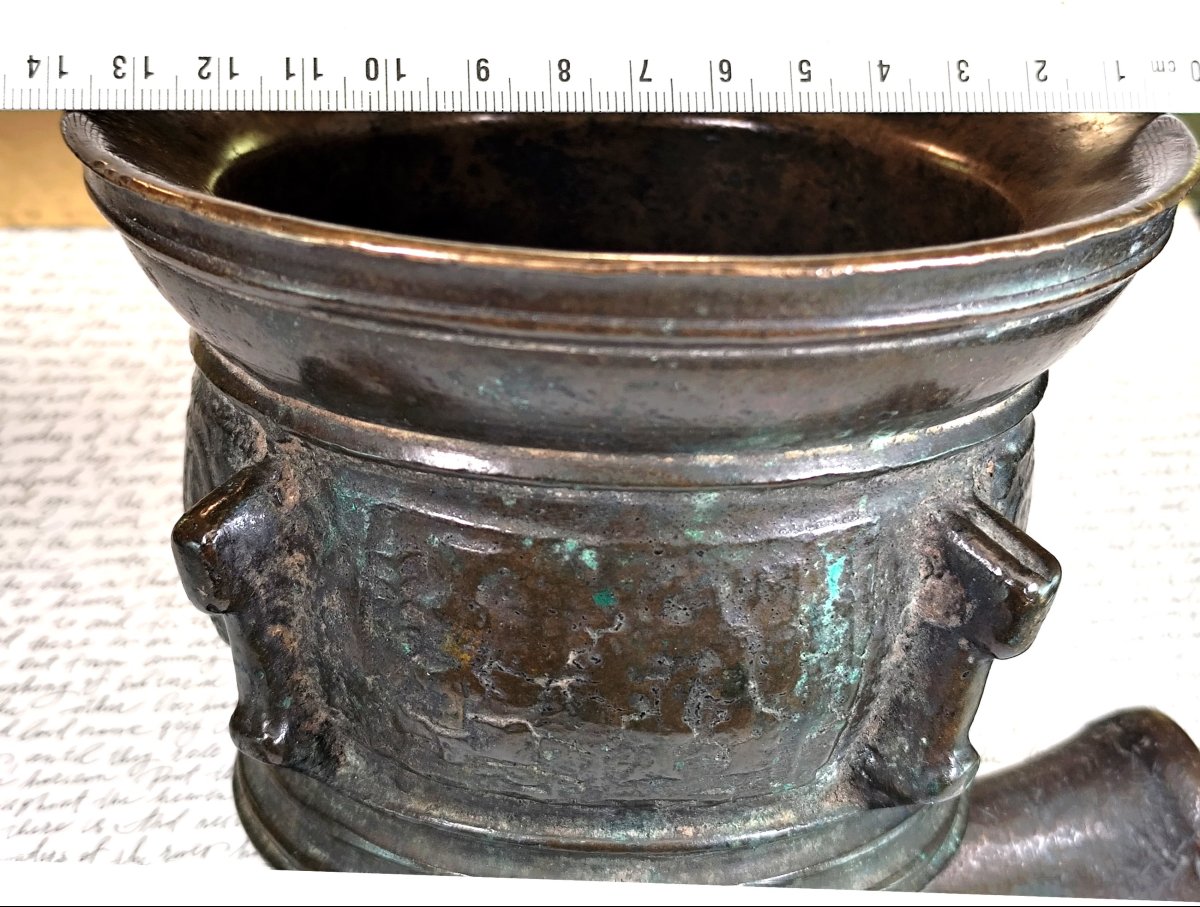 Mortier Gothique Bronze au beau décor, époque des Rois Catholiques-photo-3