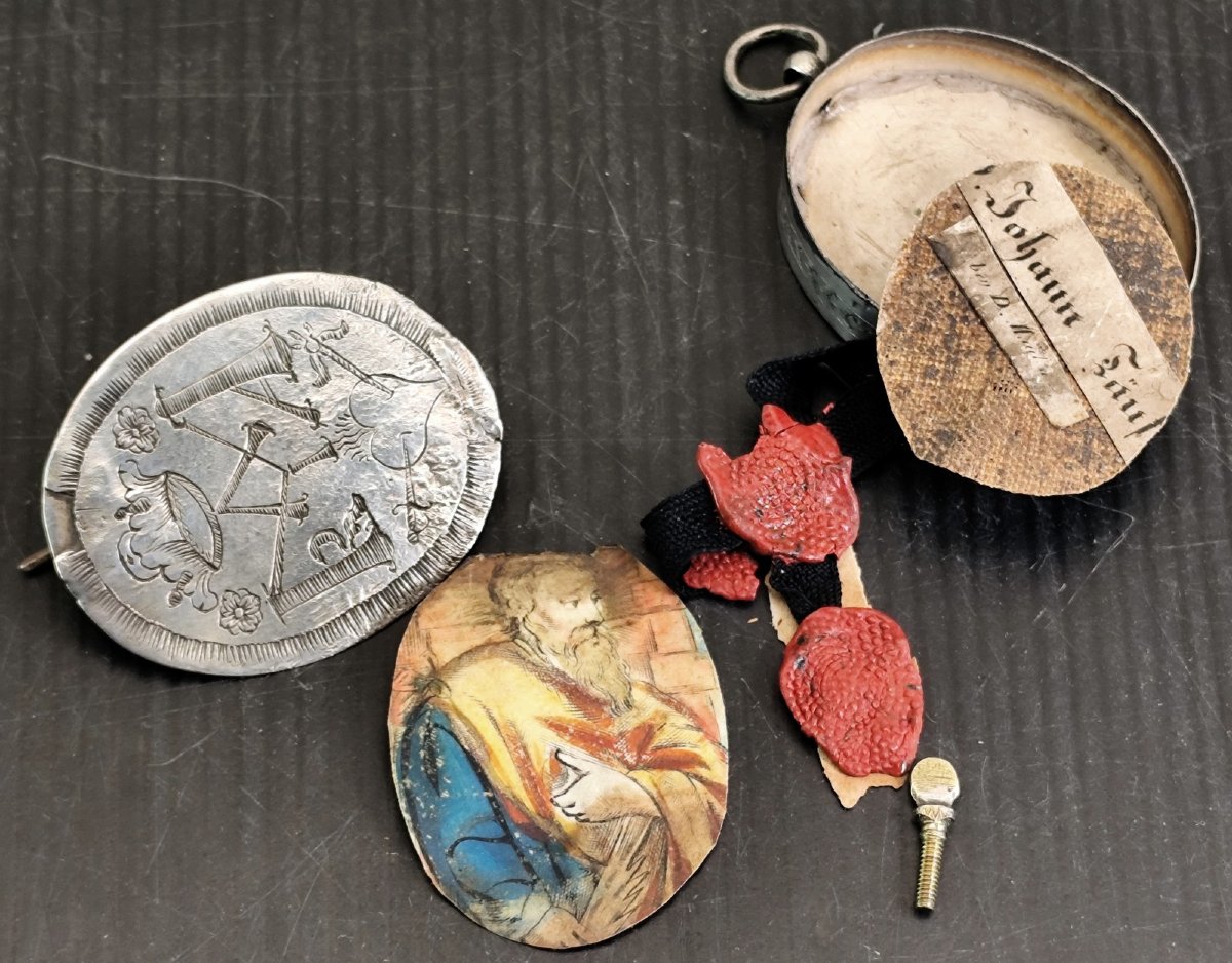 Boîtier reliquaire en pendentif, métal plaqué, XVIIIe siècle-photo-3