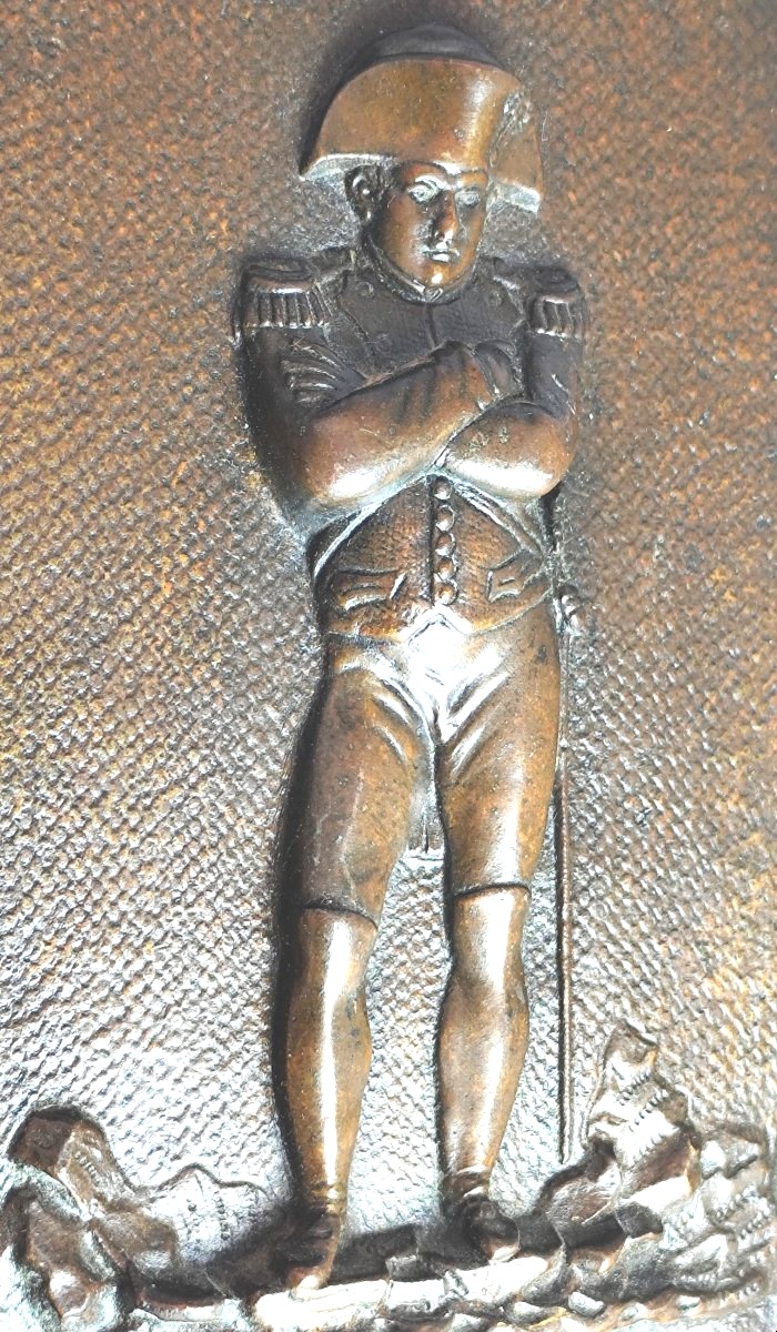 Napoleon With Arms Crossed, Fine Bronze Plaque Evoking The Dark Years Of Exile, 19th Century.