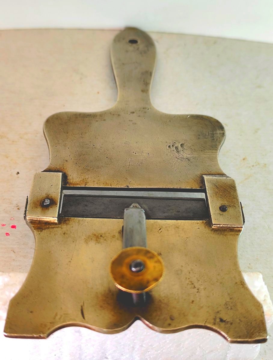 Early Gastronomy: Rare Adjustable Truffle Slicer, 18th-19th Century, Steel And Brass-photo-1