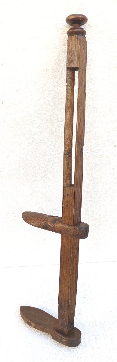 Trompe-l’œil d’art populaire du XVIIIe siècle : grande toise de bottier en frêne-photo-2