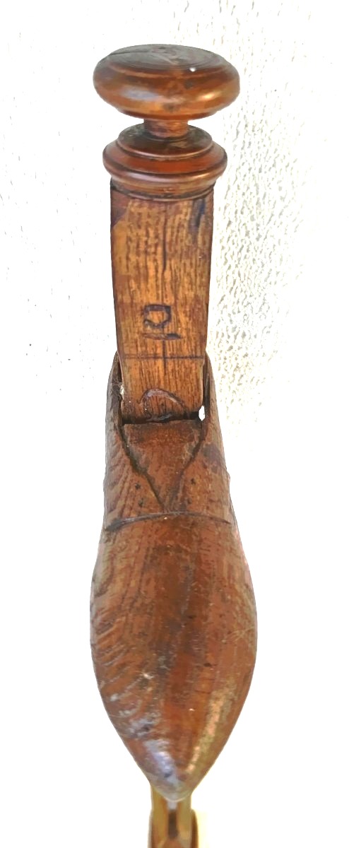 Trompe-l’œil d’art populaire du XVIIIe siècle : grande toise de bottier en frêne-photo-4