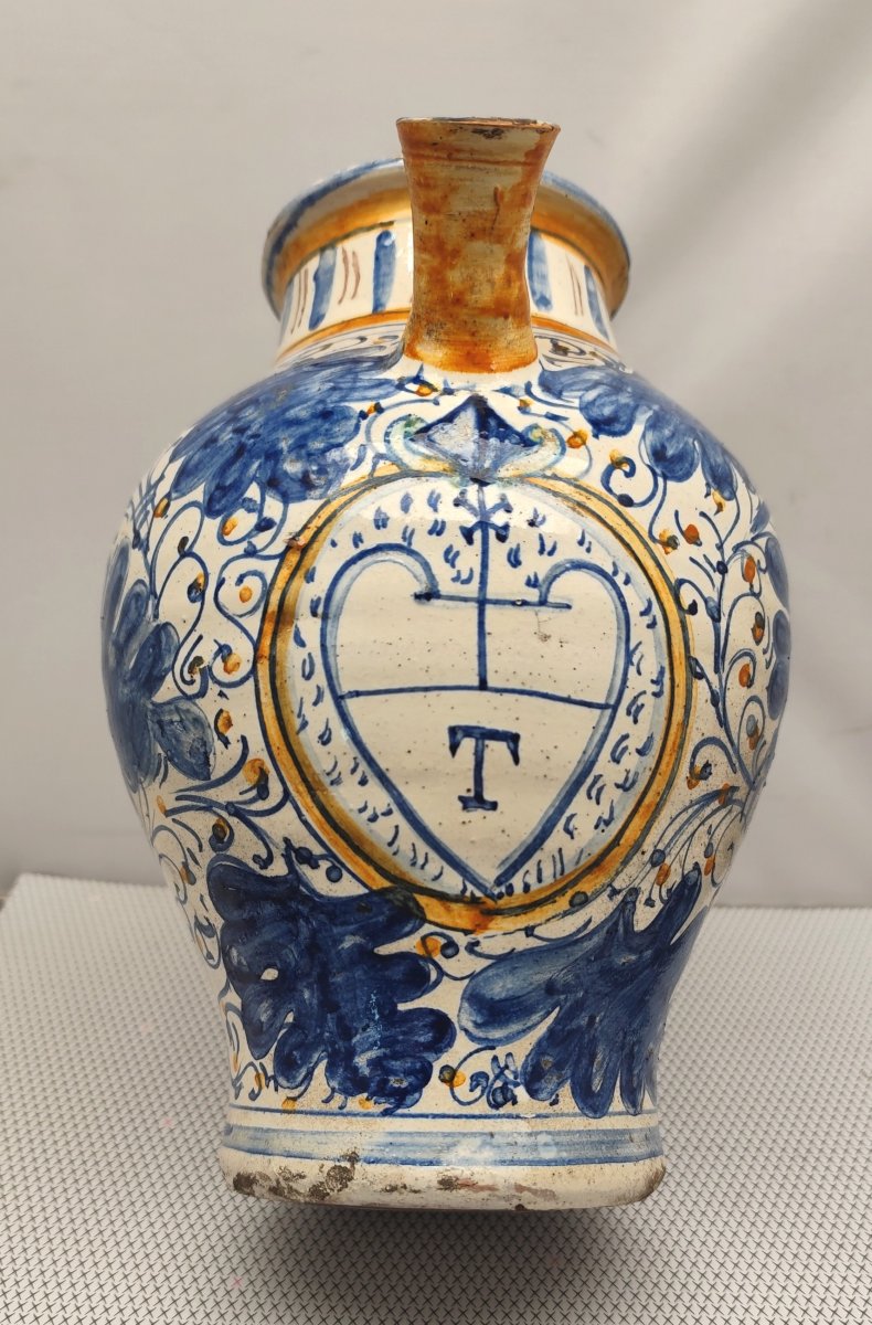 Chevrette d’hospice, aux belles couleurs, faïence Sicilienne, XVIII-XIXe siècle, Caltagirone;