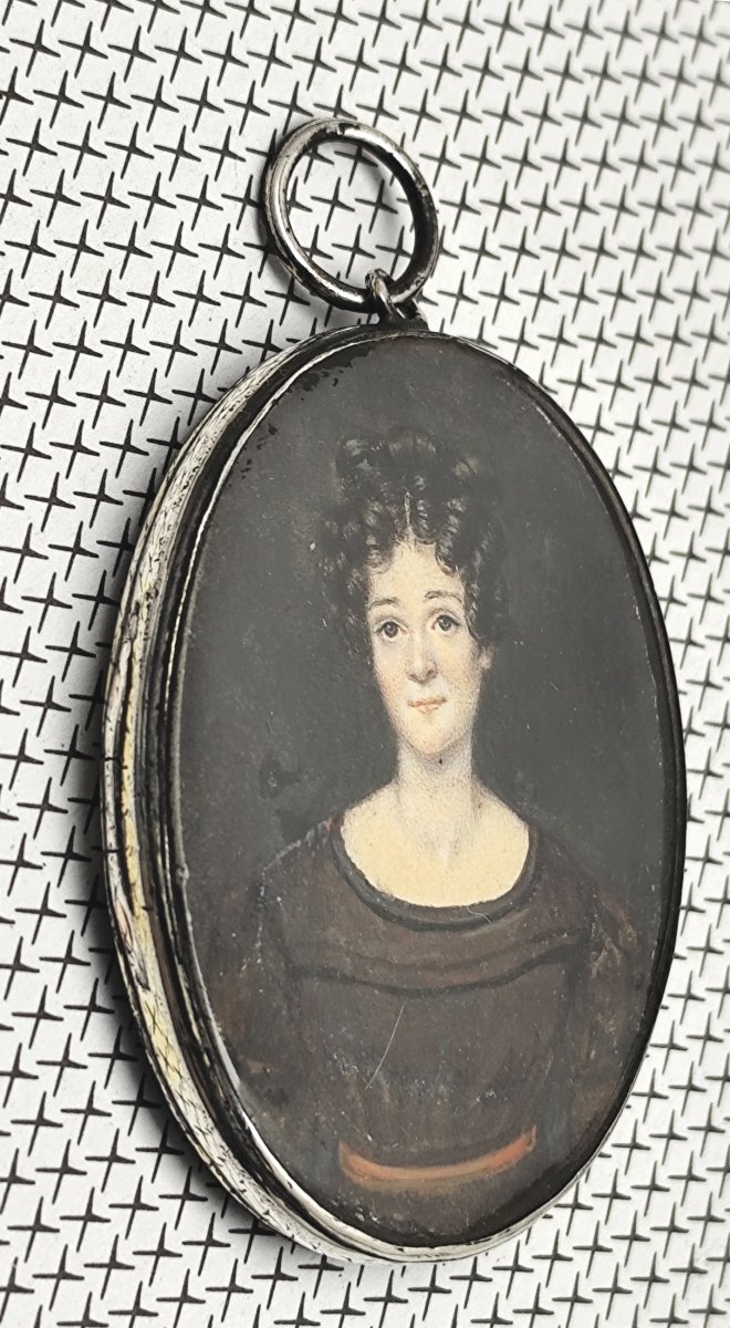 Miniature en pendentif, émotion familiale, époque Louis Philippe