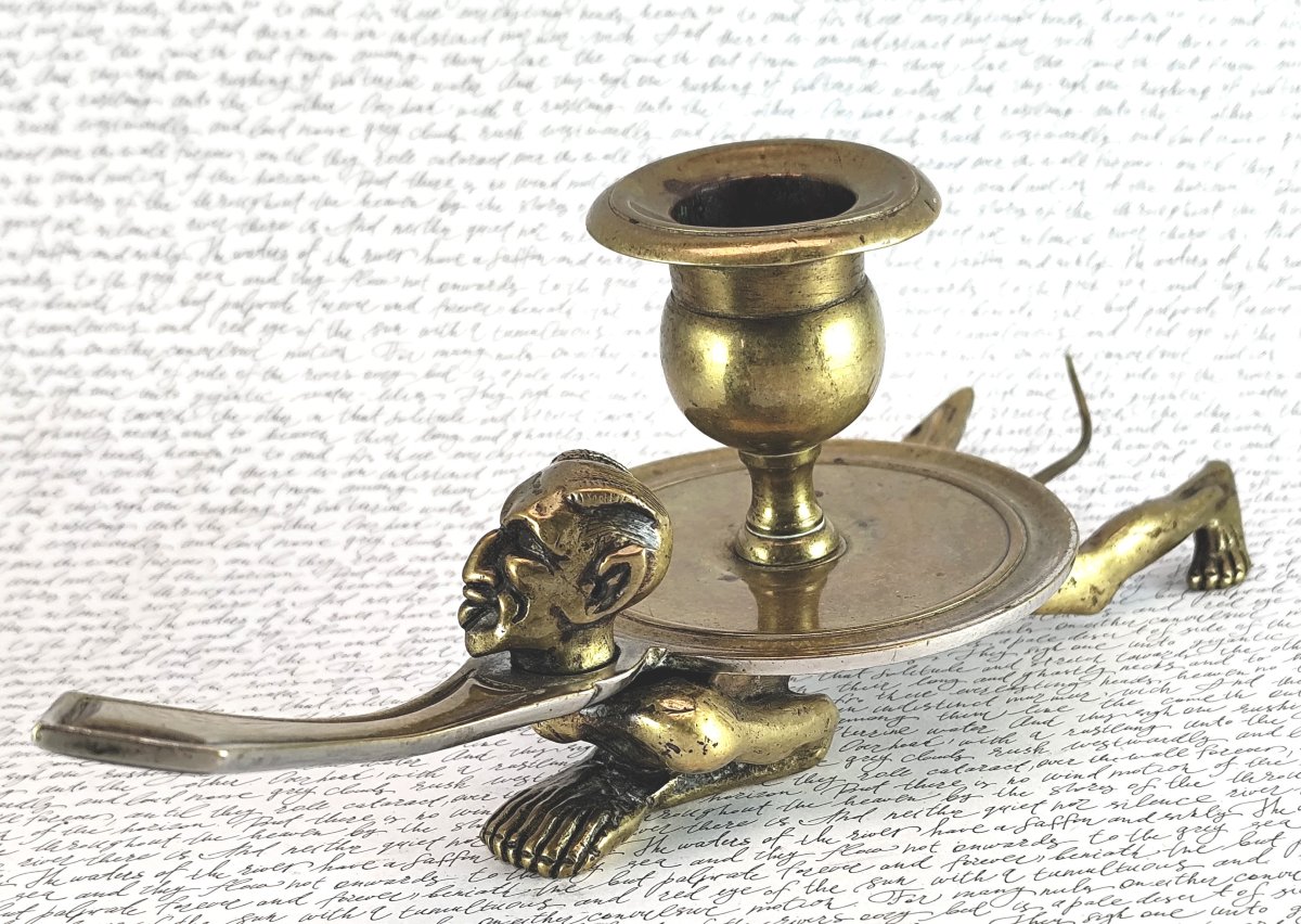 Bougeoir diabolique, amusant bronze XIXe en bel état