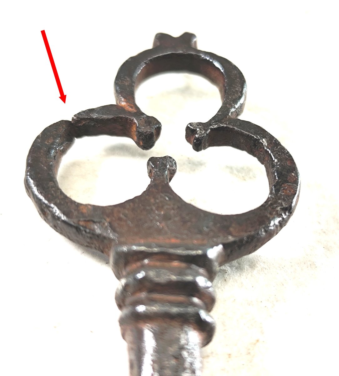 Beautiful Religious Cassette Key, 15th–16th Century, Wrought Iron, Trinity Ring-photo-3