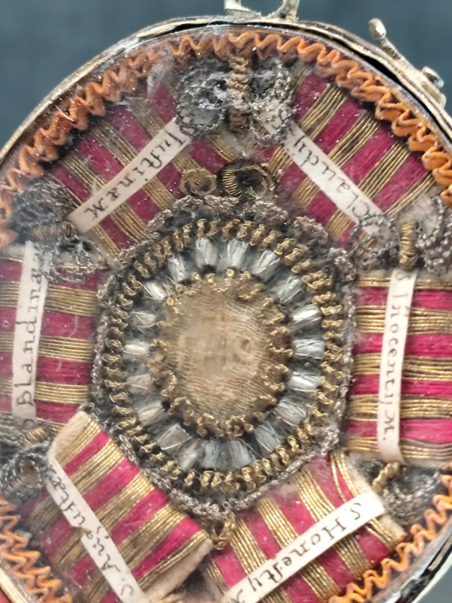Discrete 18th-century Reliquary In A Brass Case-photo-4