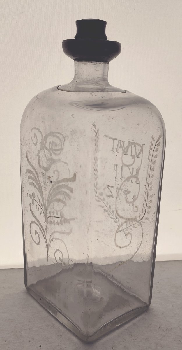 Alcool Des Montagnes, 1772, Blown And Engraved Bottle, Swiss Alps-photo-1