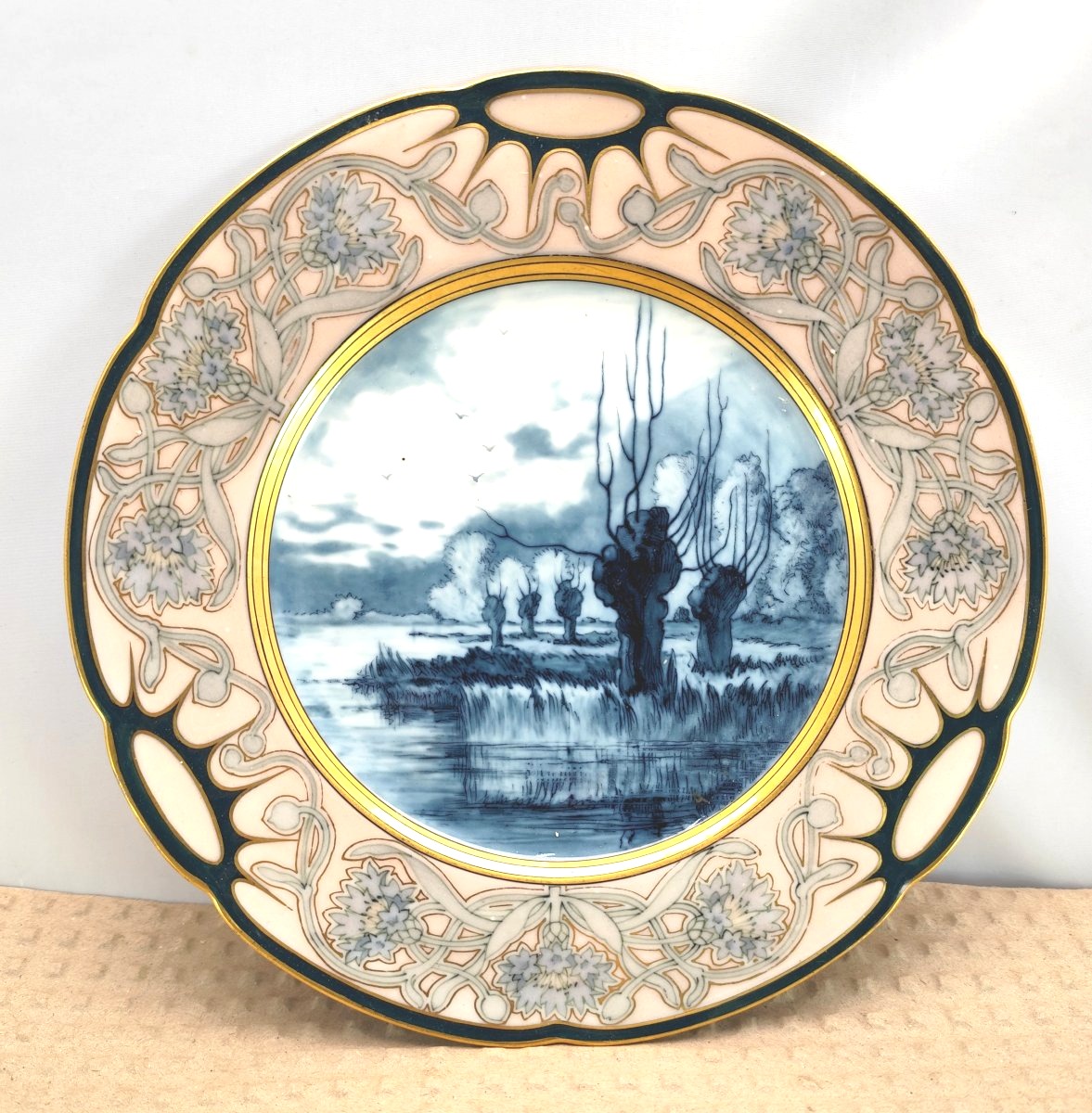 Art Nouveau Tchèque, Belle Assiette d’artiste, Fischer & Mieg, fin XIXe, RARE !