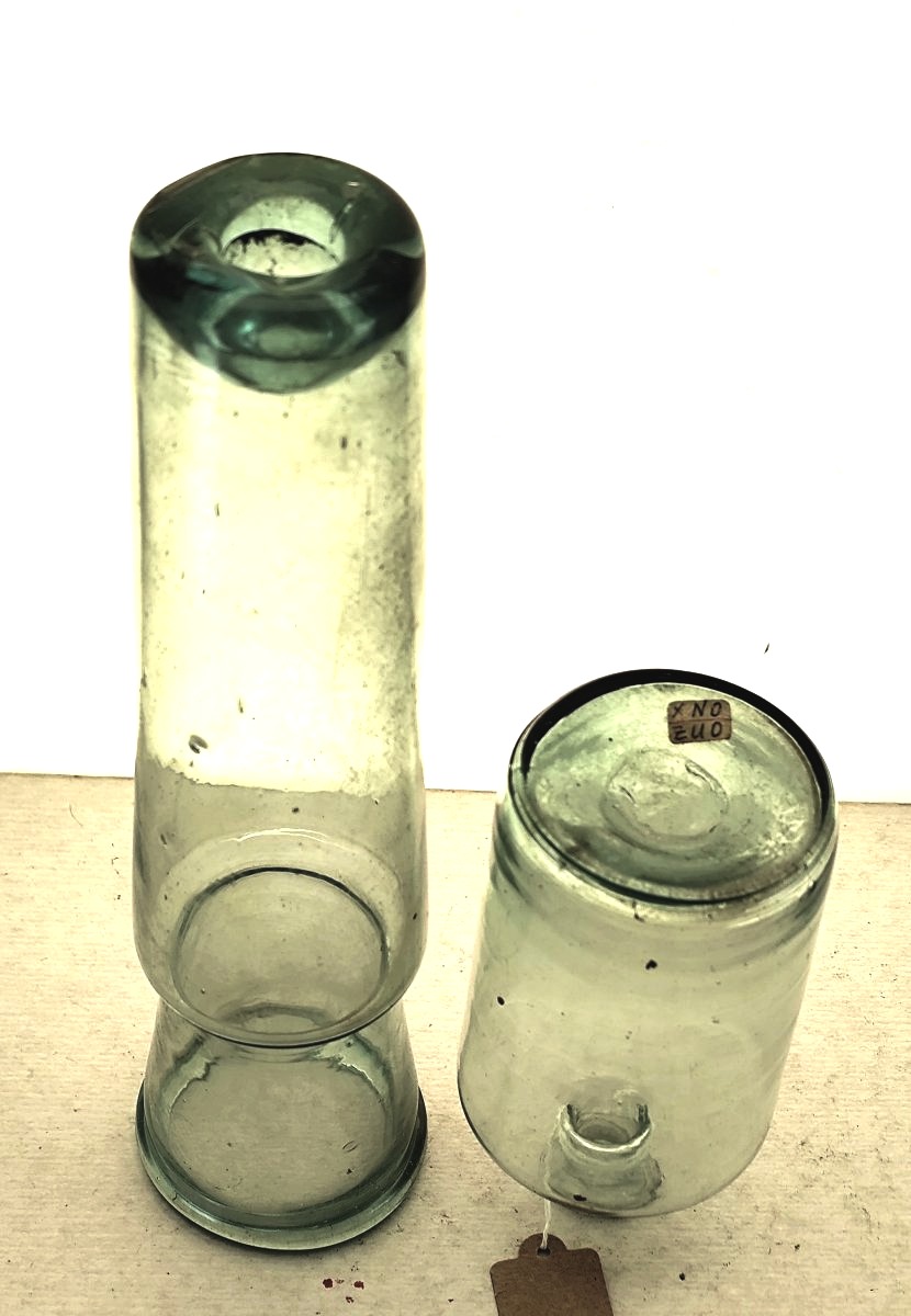  Verrerie d’Apothicaire, 18e siècle, verre forestier, bleuté, pot à câpres et flacon-photo-2