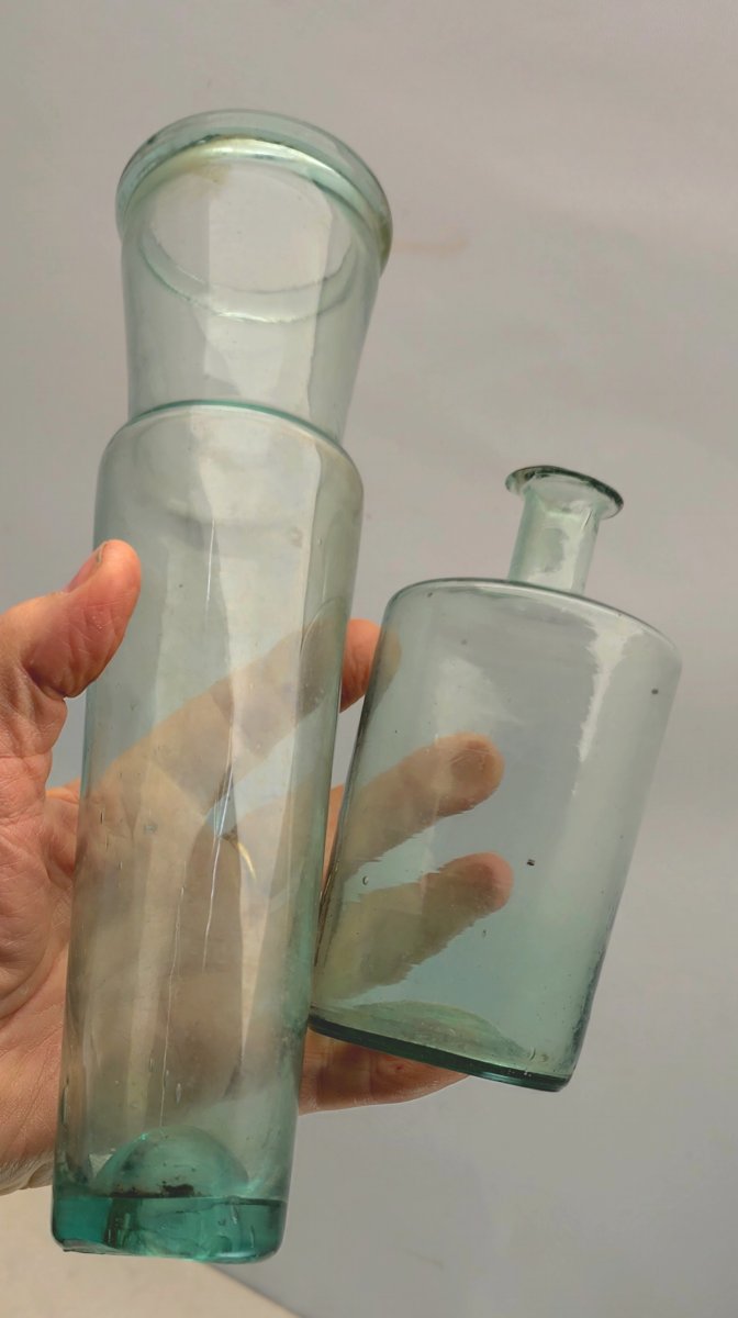 Verrerie d’Apothicaire, 18e siècle, verre forestier, bleuté, pot à câpres et flacon-photo-2
