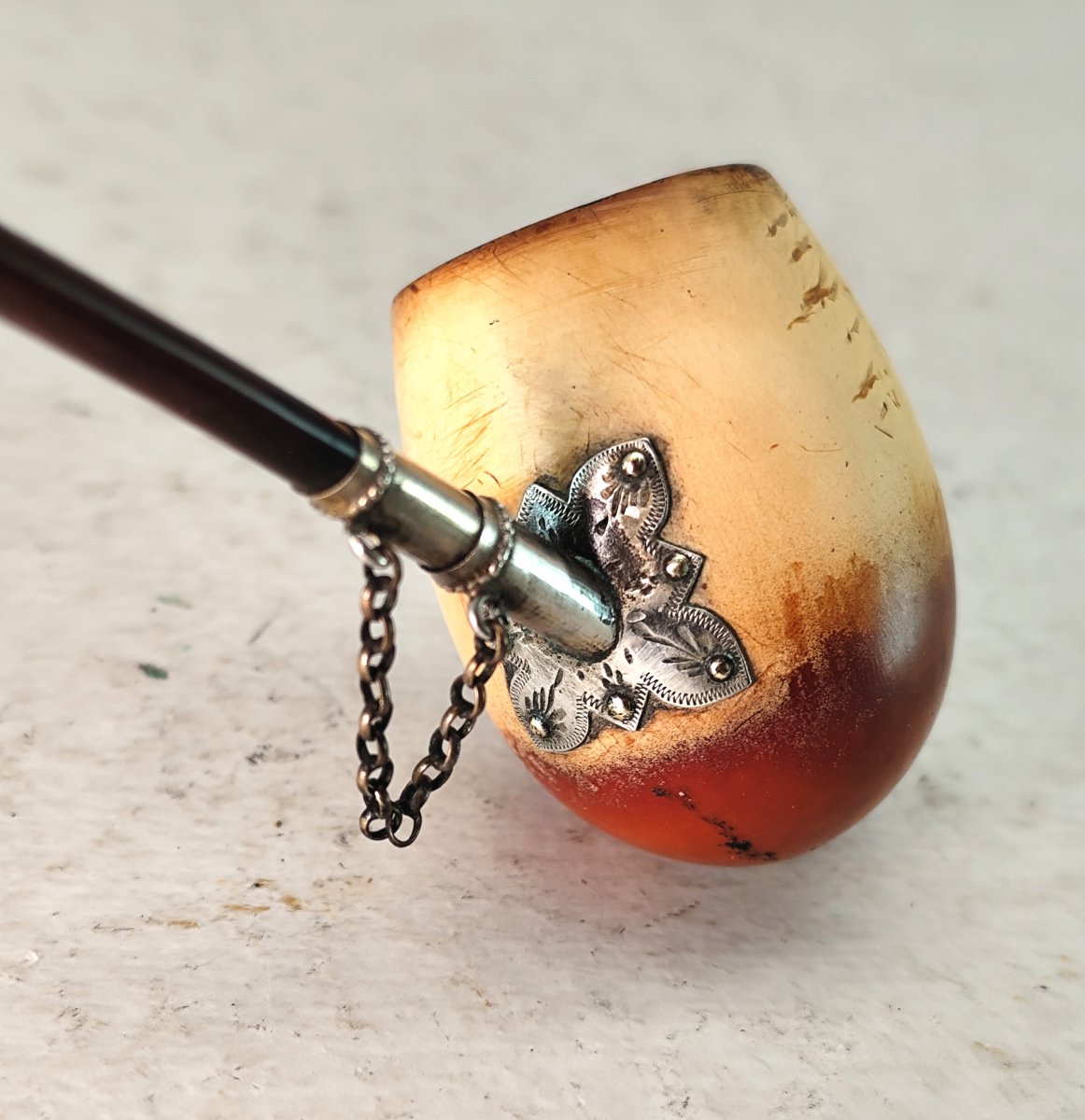 Rare pipe de collection, début XIXe siècle, écume, argent et tuyau  os d’albatros, en étui. -photo-4
