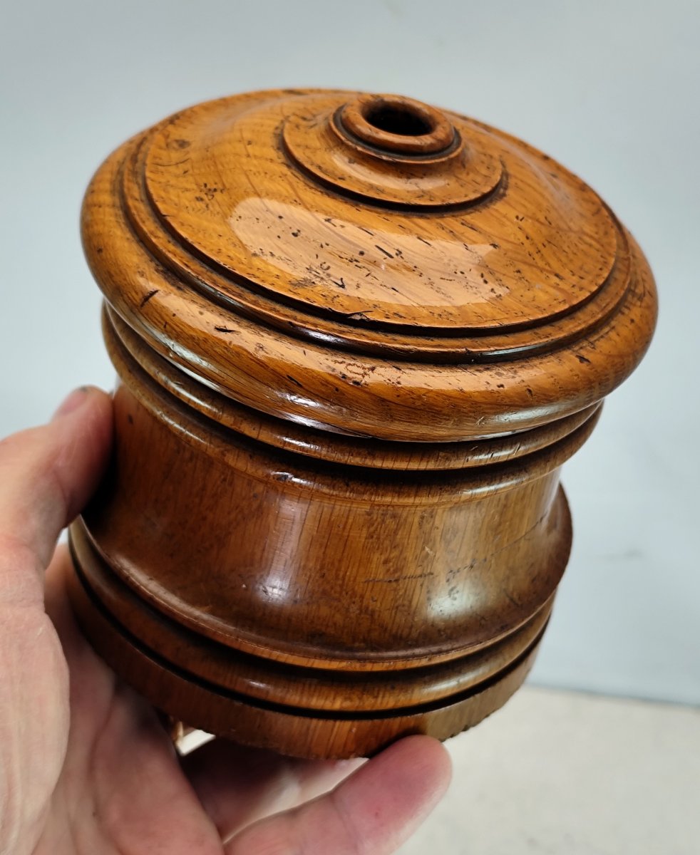 Beautifully Turned: Varnished Ash String Box, Circa 1900, Like New-photo-4