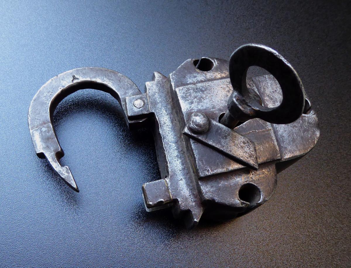 Chest Padlock, Nuremberg 17thc, One Key, Good Condition-photo-3