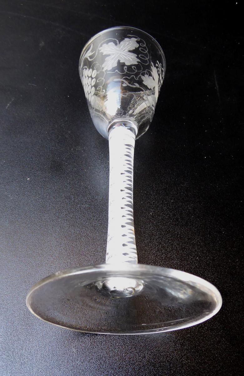 Verre Flint Gravé,  Angleterre XVIIIe, Pied Twist émail Blanc .-photo-4