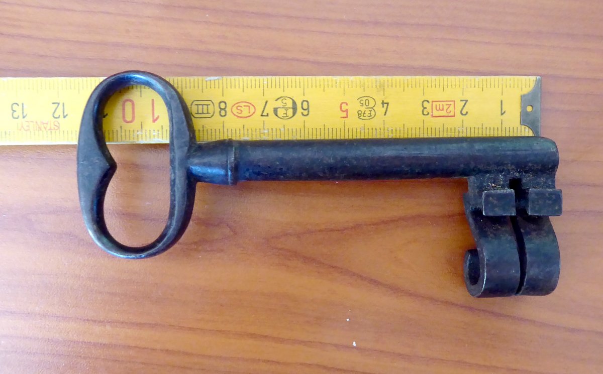 Iron French Key,  Double 2 Bit, Rare Model, Nineteenth Century-photo-2