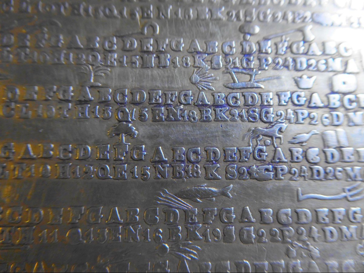 Year1787: Calendar Snuffbox, Embossed Brass, Sweden, Museum-photo-2
