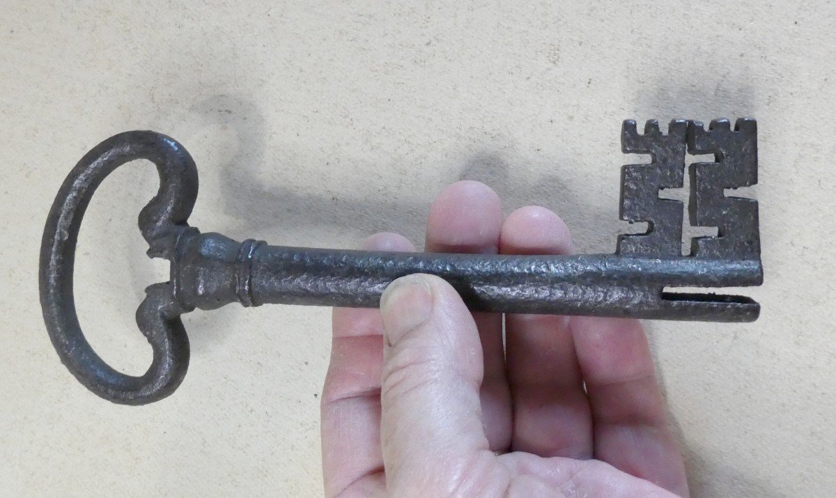 Powerful French Key Circa 16th Century, Rare Model, Emergency Key.-photo-2