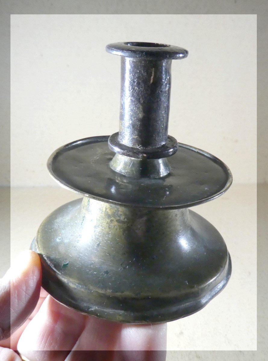 Nice Little 16th Century Bell Candlestick, From The South-photo-1