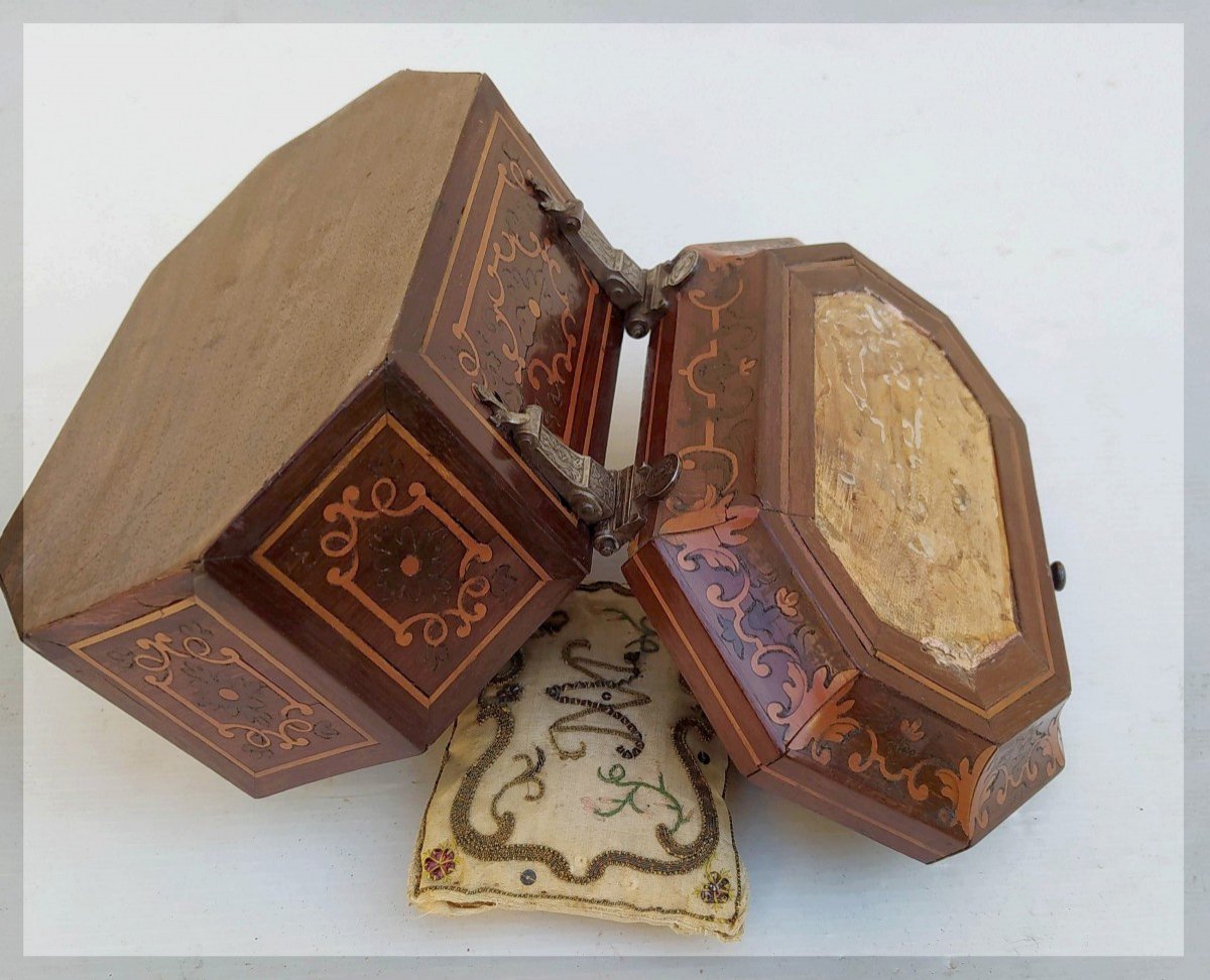 Mystery But Prestigious Sewing Box, 17th Century, With Lily Of France-photo-2