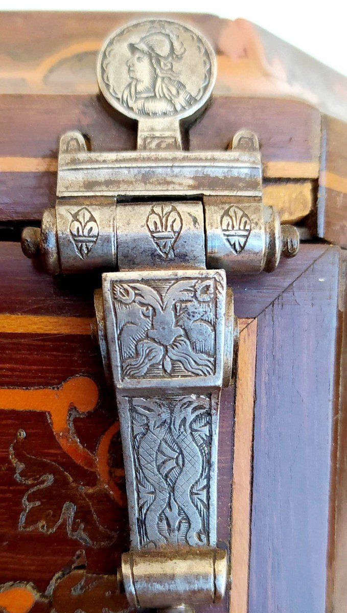 Mystery But Prestigious Sewing Box, 17th Century, With Lily Of France-photo-3