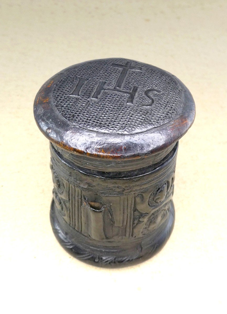 Museum: Medieval Pyxis In Incised Boiled Leather, Gothic, Good Condition-photo-2