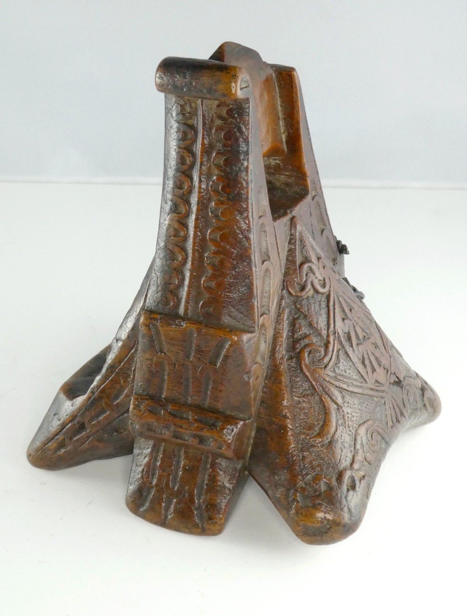 Equestrian Museum: Remarkable Wooden Stirrup, Hispanic Colonies, 18th Or Before-photo-1