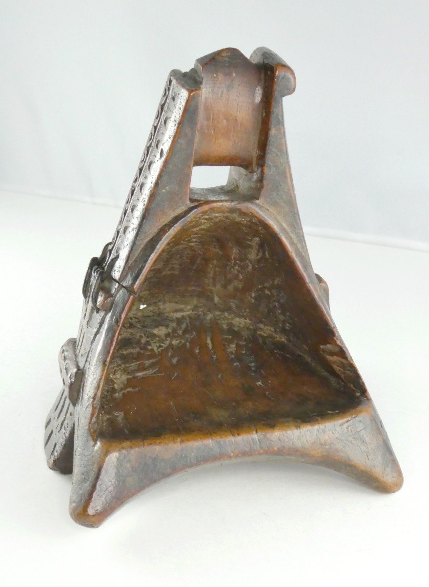Equestrian Museum: Remarkable Wooden Stirrup, Hispanic Colonies, 18th Or Before-photo-2