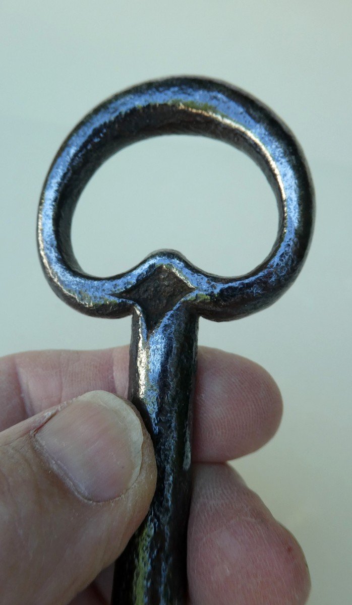 16th Century Forged-bent Key, Rare Technique-photo-3