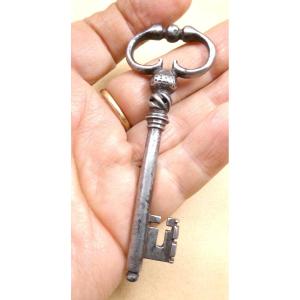Elegant Louis XV Key, Openwork Spiral Base, 10cm.