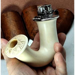 Pipe de Vienne, vers 1870, écume immaculée, argent ciselé, étui-cuir