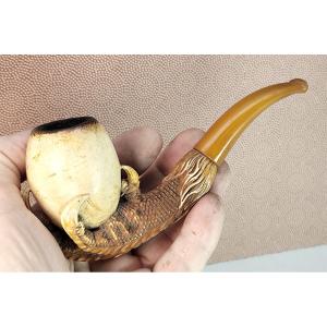 Serre d’Aigle : pipe écume de mer patinée, 19e siècle, assez bon état