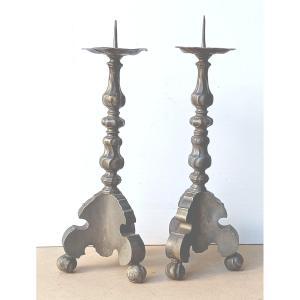 Paire de grands flambeaux d’Autel étains baroques, datés 1701, Allemagne du Sud