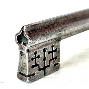 Belle clé époque Louis XVI, Tige en cœur, 15,5cm acier poli