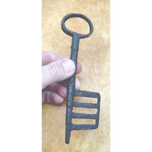 Grande Clé Romane fer battu, 12 ou 13e siècle, 18cm, bel état