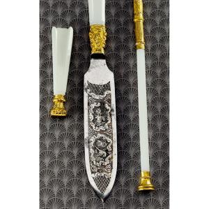 « Article de Paris » nécessaire à courrier en opaline, acier gravé, laiton doré, 19e siècle