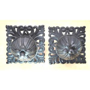 Fer forgé : 2 imposants Boutons de portail, style Baroque, XIXe siècle