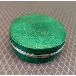 Galuchat vert, précieuse petite boîte de beauté, époque Louis Philippe