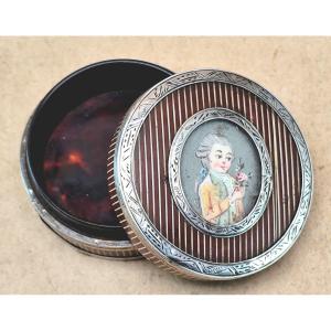 Minuscula : Boite Louis XVI laque cerclée d’argent : cadeau amoureux