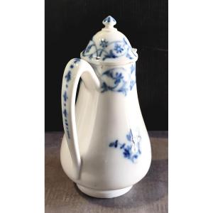 Museum: Strasbourg, 1750s: Soft-paste Porcelain, Signed, Hannong