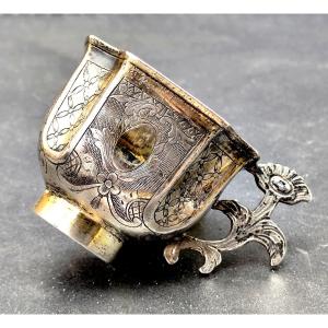 Jolie Charka à Vodka, anse fleur, argent gravé, 18-19e siècle  36g