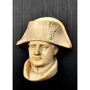Napoléon : Belle tête en écume de mer, ancienne pipe cassée