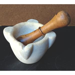 A Tiny White Marble Mortar; Its Turned Boxwood Pestle, Late 18th Century