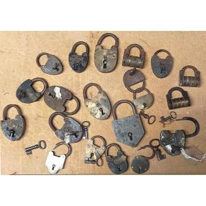 Beautiful Set Of 20 Small Padlocks, Mostly From 19th Century (no Detail)