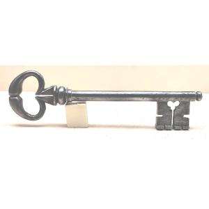 Powerful Forged Door Key, Louis XIV Period, A Classic Beauty Measuring 17.3 Cm